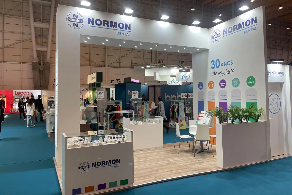 Comunicación visual Stand Normon by Ideart